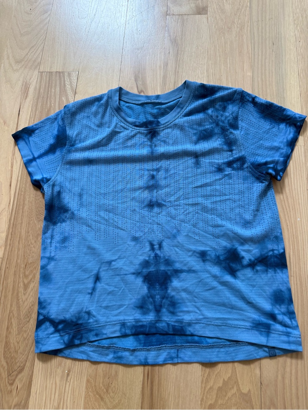 Lululemon Train to Be Short Sleeve Shirt *Marble Dye Rain Stripe Blue Size 4?